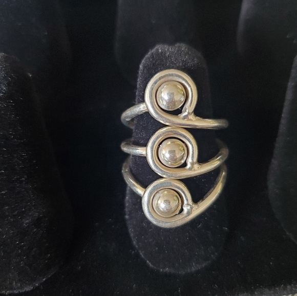 Quality Sterling silver 925 ring made in Mexico - Picture 1 of 3